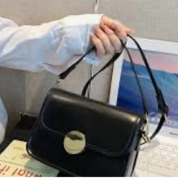 LC Lauren Conrad Handbags - LC Lauren Conrad Black Shoulder Bag